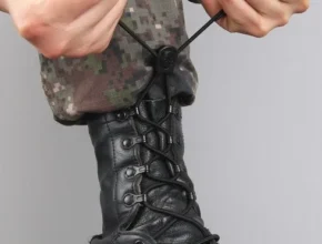 요즘 뜨는 군화끈조임이 가성비 좋은 제품