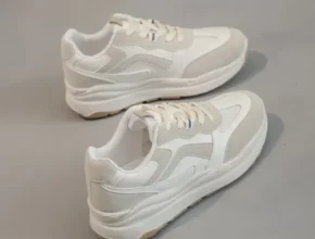 요즘 뜨는 스니커즈 최고 인기 제품